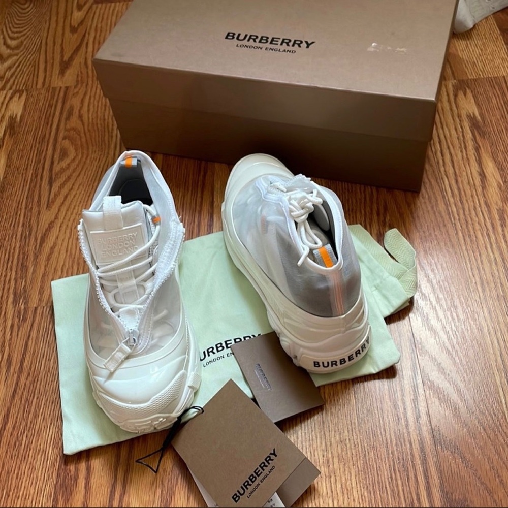 Burberry sneakers